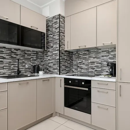 Elisabeth Ii By Renters * Pogorze