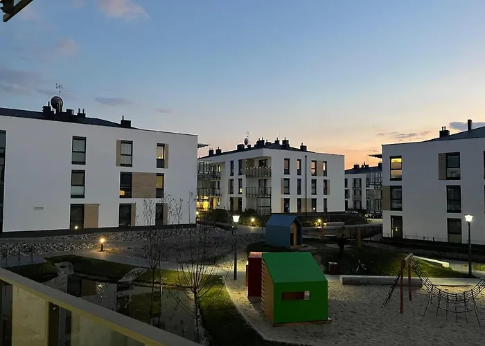 Elisabeth Ii By Renters * Pogórze