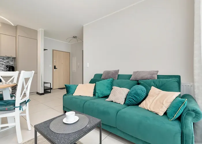 Elisabeth Ii By Renters