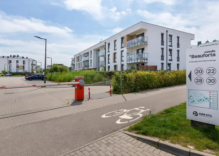 Elisabeth Ii By Renters * Pogórze